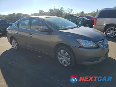 Czwarte zdjęcie samochodu z boku: 2015 NISSAN SENTRA S VIN:3N1AB7AP4FL673021 - miniatura
