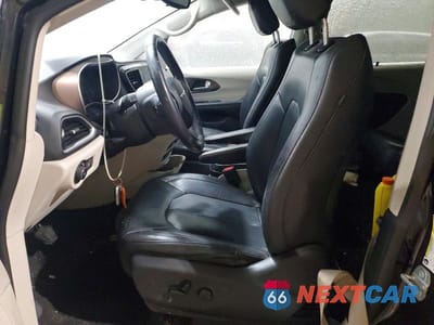 Zdjęcie 7 z 12 samochodu: 2018 CHRYSLER PACIFICA TOURING L VIN:2C4RC1BG1JR330879 - miniatura