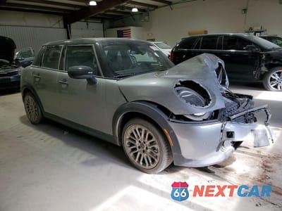 Czwarte zdjęcie samochodu z boku: 2025 MINI COOPER S VIN:WMW53GD06S2X52418 - miniatura