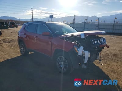 Czwarte zdjęcie samochodu z boku: 2020 JEEP COMPASS LATITUDE VIN:3C4NJDBB7LT244535 - miniatura