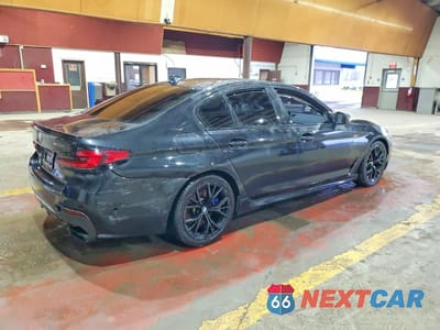 Trzecie zdjęcie samochodu z tyłu: 2021 BMW M550XI VIN:WBA13BK07MCG37704 - miniatura