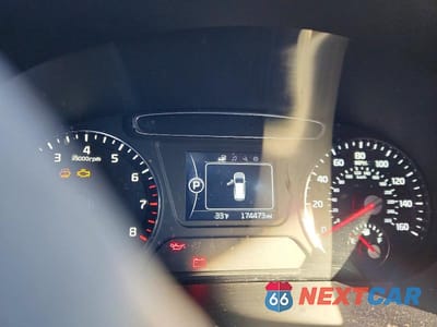 Zdjęcie 9 z 13 samochodu: 2016 KIA SORENTO EX VIN:5XYPH4A5XGG122457 - miniatura