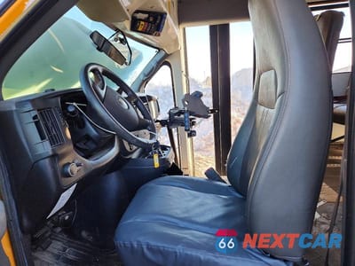 Piąte zdjęcie samochodu w środku: 2012 CHEVROLET EXPRESS SCHOOL BUS VIN:1GB3G3BG6C1181984 - miniatura