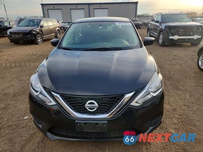 Piąte zdjęcie samochodu w środku: 2016 NISSAN SENTRA VIN:3N1AB7APXGY320089 - miniatura