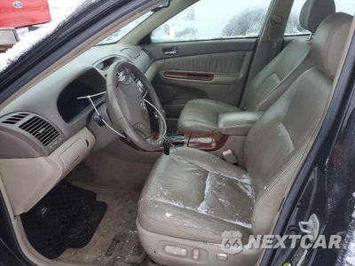 Zdjęcie 7 z 11 samochodu: 2005 TOYOTA CAMRY LE VIN:4T1BE30K05U407048 - miniatura