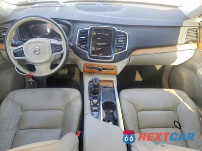 Zdjęcie 8 z 14 samochodu: 2021 VOLVO XC90 T6 MOMENTUM VIN:YV4A22PK0M1766616 - miniatura