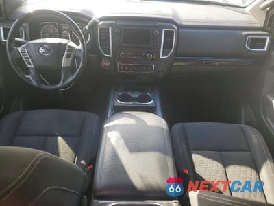 Zdjęcie 8 z 12 samochodu: 2019 NISS TITAN SV VIN:1N6AA1E68KN533253 - miniatura