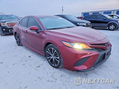 Czwarte zdjęcie samochodu z boku: 2018 TOYOTA CAMRY L VIN:4T1B11HK7JU673388 - miniatura