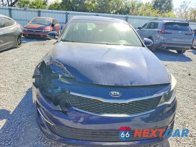 Piąte zdjęcie samochodu w środku: 2018 KIA OPTIMA LX VIN:5XXGT4L34JG194308 - miniatura