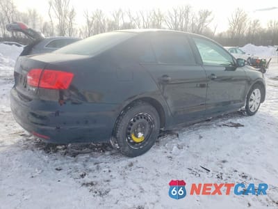 Trzecie zdjęcie samochodu z tyłu: 2011 VOLKSWAGEN JETTA SE VIN:3VWDX7AJ3BM357201 - miniatura