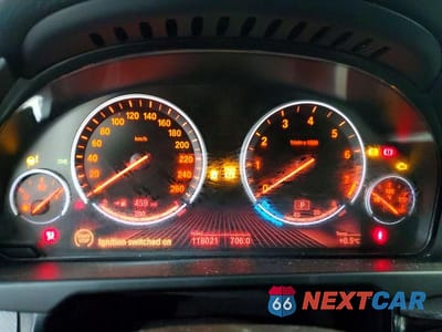 Zdjęcie 9 z 12 samochodu: 2014 BMW X5 XDRIVE50I VIN:5UXKR6C50E0C02161 - miniatura