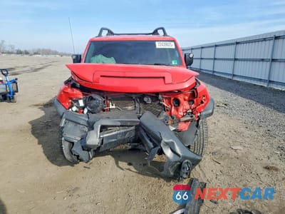 Piąte zdjęcie samochodu w środku: 2012 TOYOTA FJ CRUISER VIN:JTEBU4BF5CK135226 - miniatura