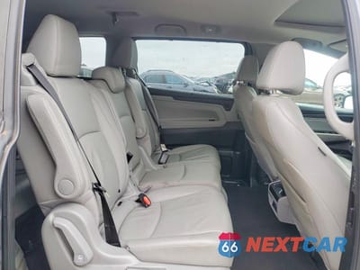Zdjęcie 11 z 14 samochodu: 2019 HONDA ODYSSEY EXL VIN:5FNRL6H76KB073042 - miniatura