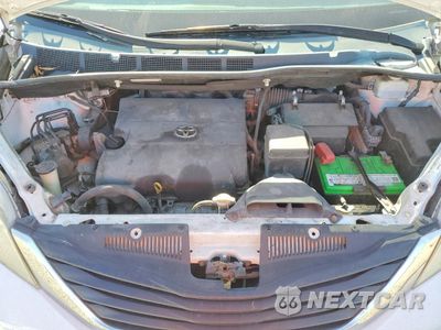 Zdjęcie 12 z 13 samochodu: 2013 TOYOTA SIENNA LE VIN:5TDKK3DC6DS359395 - miniatura