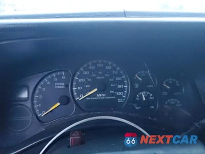Zdjęcie 9 z 13 samochodu: 2001 CHEVROLET SUBURBAN C1500 VIN:3GNEC16T51G126914 - miniatura