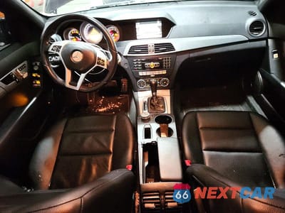 Zdjęcie 8 z 11 samochodu: 2012 MERCEDES-BENZ C 300 4MATIC VIN:WDDGF8BB0CF872096 - miniatura