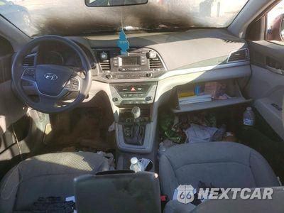 Zdjęcie 8 z 12 samochodu: 2017 HYUNDAI ELANTRA SE VIN:5NPD74LF4HH173295 - miniatura