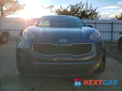 Piąte zdjęcie samochodu w środku: 2018 KIA SPORTAGE LX VIN:KNDPM3AC7J7484948 - miniatura
