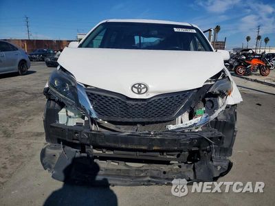 Piąte zdjęcie samochodu w środku: 2016 TOYOTA SIENNA SE VIN:5TDXK3DCXGS721870 - miniatura