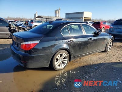 Trzecie zdjęcie samochodu z tyłu: 2010 BMW 528 I VIN:WBANU5C5XAC365152 - miniatura