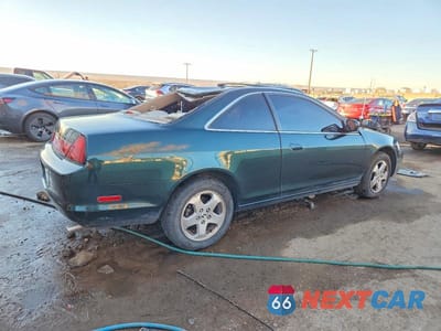 Trzecie zdjęcie samochodu z tyłu: 2000 HONDA ACCORD EX VIN:1HGCG2253YA013703 - miniatura