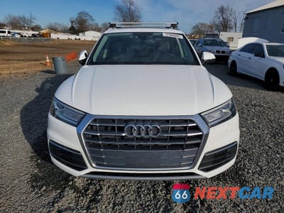 Piąte zdjęcie samochodu w środku: 2020 AUDI Q5 PREMIUM VIN:WA1ANAFY4L2035488 - miniatura