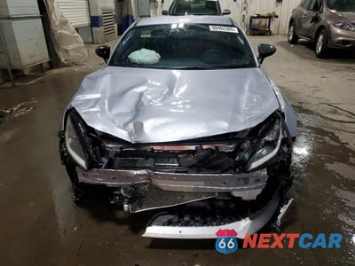 Piąte zdjęcie samochodu w środku: 2024 TOYOTA GR 86 PREMIUM VIN:JF1ZNBE17R8756709 - miniatura