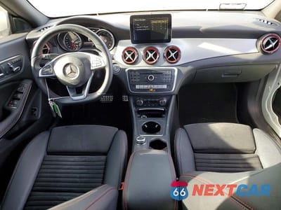 Zdjęcie 8 z 12 samochodu: 2018 MERCEDES-BENZ CLA 250 VIN:WDDSJ4EB9JN533210 - miniatura