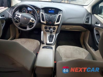 Zdjęcie 8 z 12 samochodu: 2014 FORD FOCUS SE VIN:1FADP3F26EL156403 - miniatura