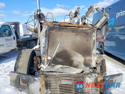 Zdjęcie 9 z 10 samochodu: 2008 KENWORTH CONSTRUCTION T800 VIN:1XKDDB0X48J934512 - miniatura