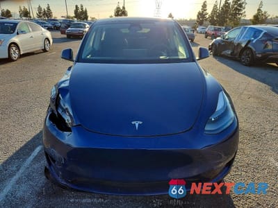 Piąte zdjęcie samochodu w środku: 2024 TESLA MODEL Y VIN:7SAYGDEE8RF085813 - miniatura