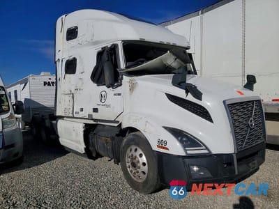 2020 VOLVO VNL SEMI TRUCK 4V4NC9EH2LN264025 - główne zdjęcie licytacji z USA - miniatura