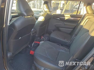 Zdjęcie 11 z 13 samochodu: 2021 TOYOTA HIGHLANDER HYBRID LIMITED VIN:5TDYARAH8MS007323 - miniatura