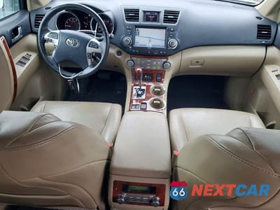 Zdjęcie 8 z 12 samochodu: 2011 TOYOTA HIGHLANDER LIMITED VIN:5TDDK3EHXBS084159 - miniatura
