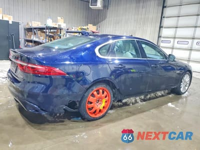 Trzecie zdjęcie samochodu z tyłu: 2022 JAGUAR XF R-DYNAMIC SE VIN:SAJBL4GX1NCY91451 - miniatura