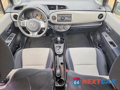 Zdjęcie 8 z 12 samochodu: 2012 TOYOTA YARIS VIN:JTDKTUD33CD536174 - miniatura