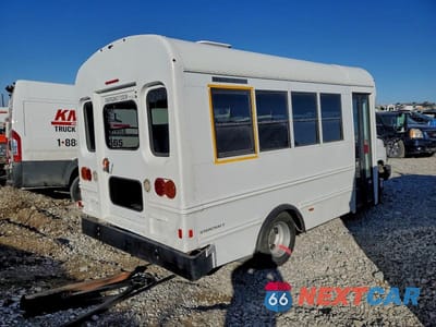 Trzecie zdjęcie samochodu z tyłu: 2014 CHEVROLET EXPRESS G3500 SHUTTLE BUS VIN:1GB3G2BG3E1135252 - miniatura
