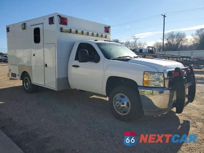 Czwarte zdjęcie samochodu z boku: 2011 CHEVROLET SILVERADO C3500 LT VIN:1GB3C0CG6BF191943 - miniatura