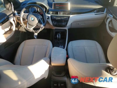 Zdjęcie 8 z 12 samochodu: 2021 BMW X1 XDRIVE28I VIN:WBXJG9C01M5T58347 - miniatura