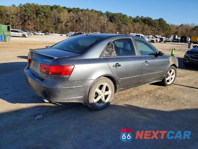Trzecie zdjęcie samochodu z tyłu: 2010 HYUNDAI SONATA SE VIN:5NPEU4AF3AH630796 - miniatura