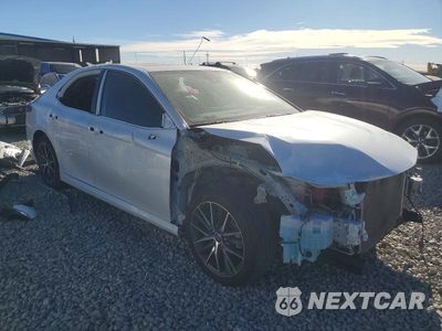 Czwarte zdjęcie samochodu z boku: 2021 TOYOTA CAMRY XLE VIN:4T1F31AK3MU561519 - miniatura