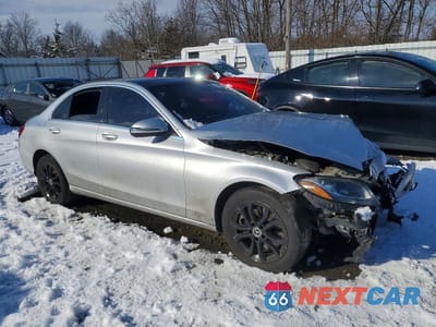 Czwarte zdjęcie samochodu z boku: 2018 MERCEDES-BENZ C 300 4MATIC VIN:WDDWF4KB1JR325449 - miniatura