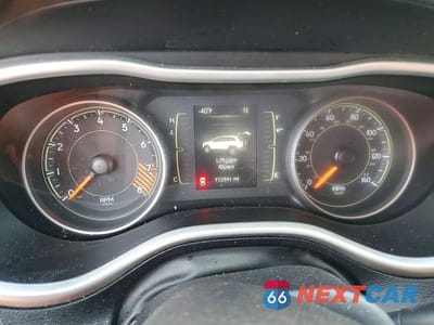 Zdjęcie 9 z 14 samochodu: 2015 JEEP CHEROKEE LATITUDE VIN:1C4PJMCS2FW789614 - miniatura