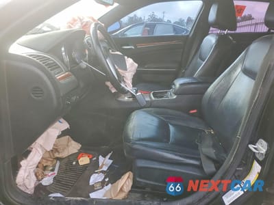 Zdjęcie 7 z 13 samochodu: 2013 CHRYSLER 300 VIN:2C3CCAAGXDH507371 - miniatura