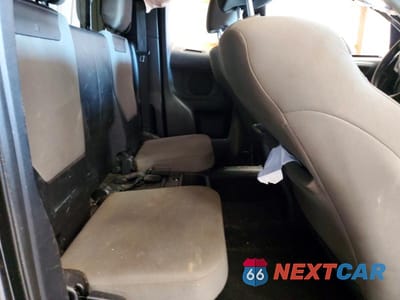 Zdjęcie 10 z 12 samochodu: 2016 TOYOTA TACOMA ACCESS CAB VIN:5TFSX5EN8GX044884 - miniatura