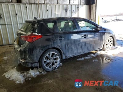 Trzecie zdjęcie samochodu z tyłu: 2017 TOYOTA COROLLA IM BASE VIN:JTNKARJE2HJ546725 - miniatura