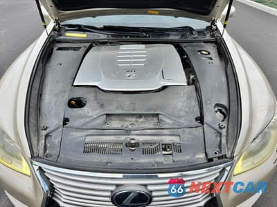 Zdjęcie 7 z 14 samochodu: 2017 LEXUS LS 460 VIN:JTHBL5EF2H5143975 - miniatura