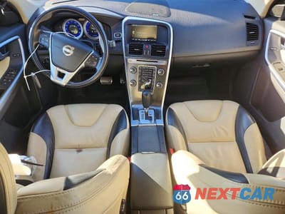 Zdjęcie 8 z 12 samochodu: 2012 VOLVO XC60 T6 VIN:YV4902DZ2C2254522 - miniatura