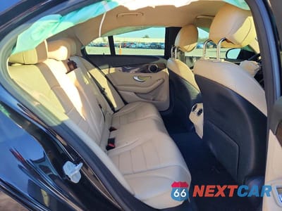 Zdjęcie 10 z 11 samochodu: 2016 MERCEDES-BENZ C 300 VIN:55SWF4JB7GU101823 - miniatura