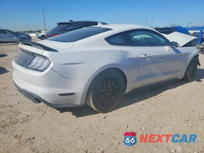 Trzecie zdjęcie samochodu z tyłu: 2020 FORD MUSTANG VIN:1FA6P8TH3L5170856 - miniatura